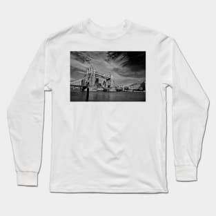 Tower Bridge River Thames London Long Sleeve T-Shirt